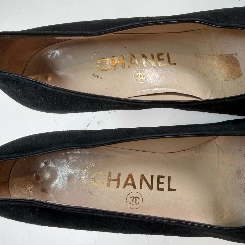 Chanel Vintage Black Leather Cap Toe Pumps Heels EU 36.5 (US Size 6.5)